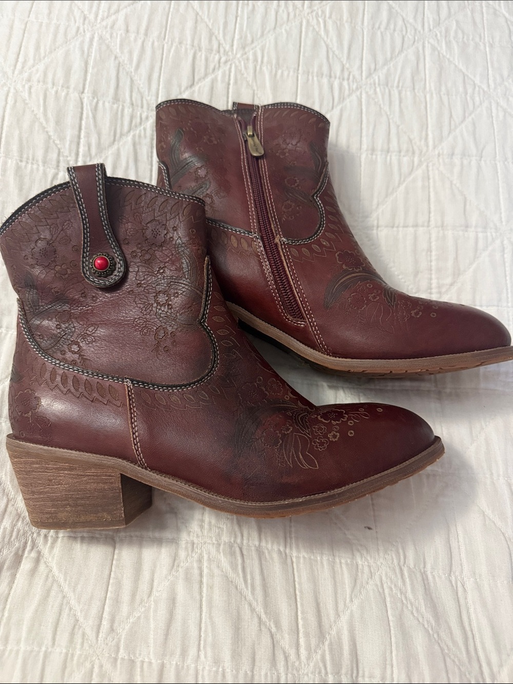 Women’s L’Artiste Galop Embossed Ankle Booties in Burgundy - Size 38 (7 1/2)